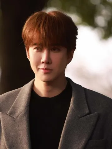 Mike Angelo (Wu Yige) as Lin Sui